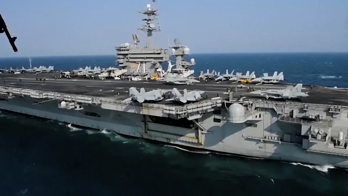 Loď USS Abraham Lincoln po devíti měsících na moři dorazila do Thajska