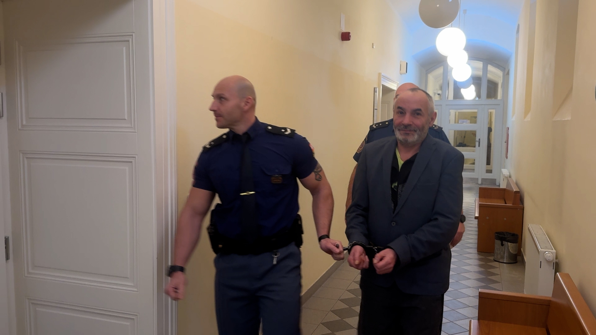 Chovatel hadů léta terorizoval obsluhu benzínky v Plzni. Dostal tři roky