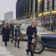 Lidé se přicházejí rozloučit s Ladislavem Samohýlem do zlínského Kongresového centra.