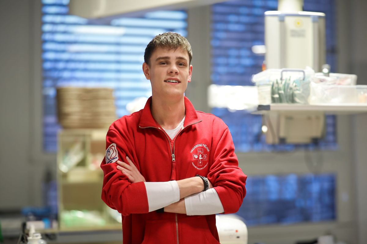 Ostravský zdravotník hrdinou, pomohl zachránit život cizince, která zkolabovala mezi regály