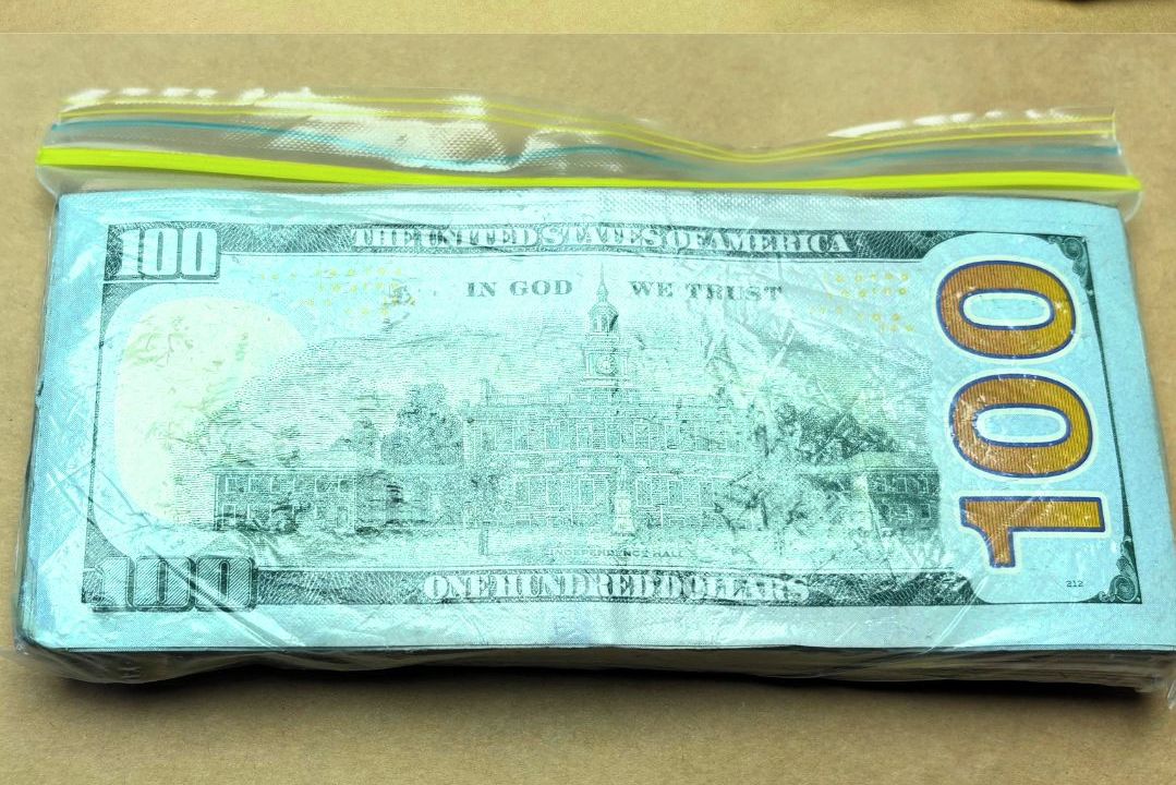 Američan našel tisíce dolarů v hotovosti, poctivě je vrátil