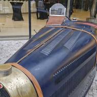 Historický vůz značky Bugatti.