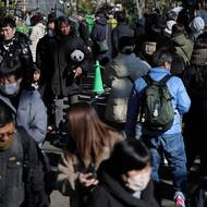 ... a Japonci se dorazili rozloučit. Nepředpokládá se, že by v dohledné době nějaké pandy velké do Japonska přicestovaly. 