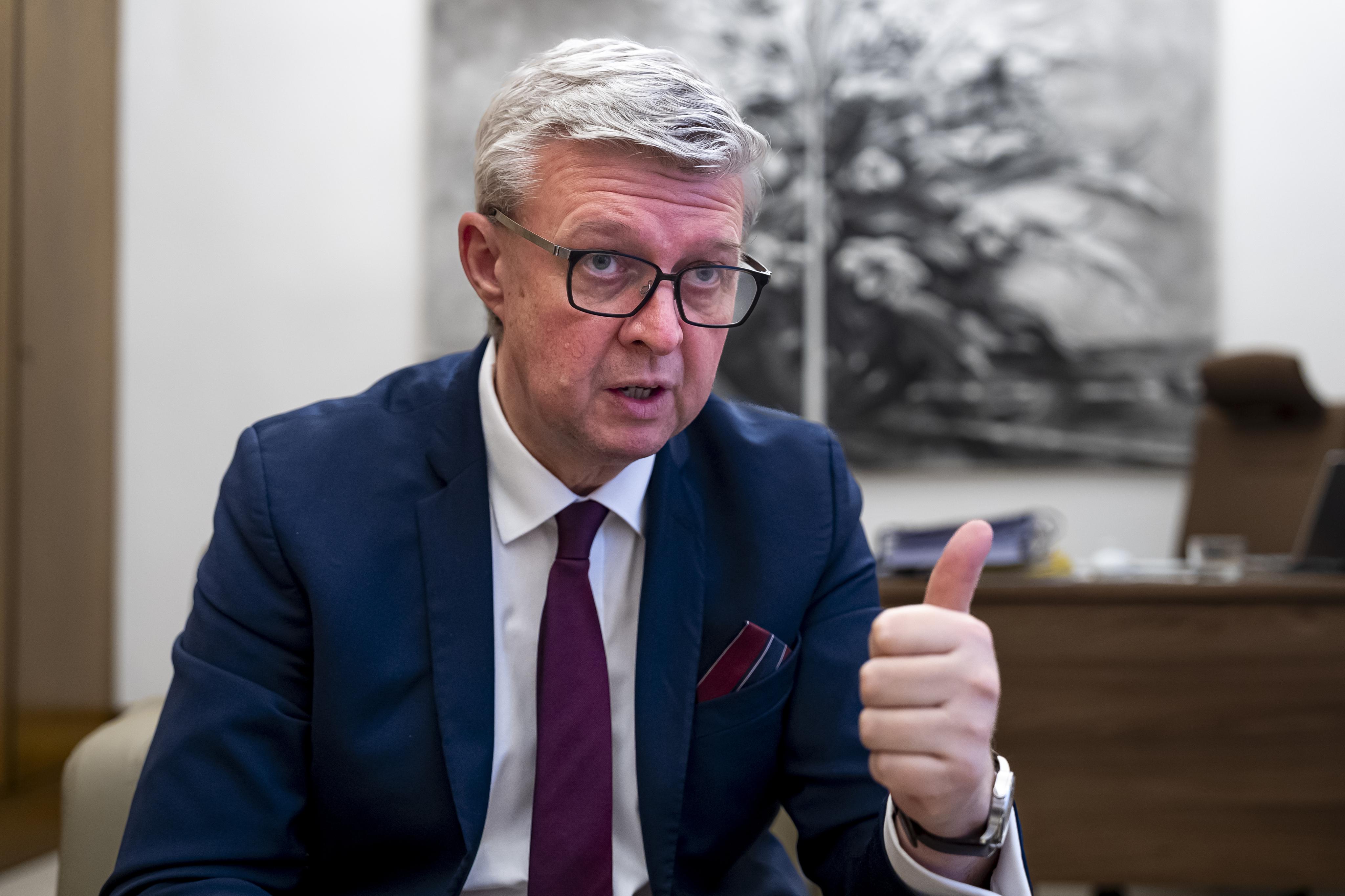 Việc kiểm soát biên lợi nhuận là cần thiết, nếu không thì trạm xăng sẽ không giảm giá, nói Havlíček