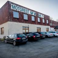 U Motorestu u vlka na 66. kilometru D1 sice parkují auta, ale už se tu dávno nenajíte. 