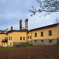 Scheiblerova kompoziční sklářská huť v Jablonci nad Nisou po náročné rekonstrukci. Dnes je tu centrum Jiná huť.