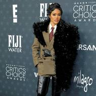 Extravagantní model Saint Laurent si vybrala americká zpěvačka Teyana Taylorová.