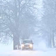Zasněžené silnice v Jihočeském kraji. 