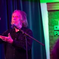 Jaromír Nohavica zazpíval dvě písně The Beatles v češtině.