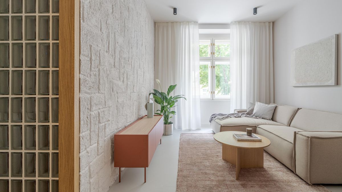 Z omšelého bytu architekti vykouzlili designové útočiště