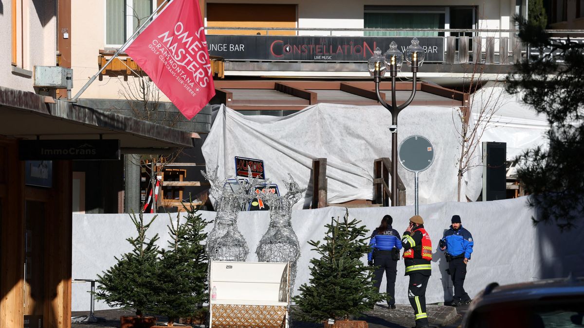 Tragický požár ve Švýcarsku měl způsobit číšník s prskavkou či hosté s římskými svícemi