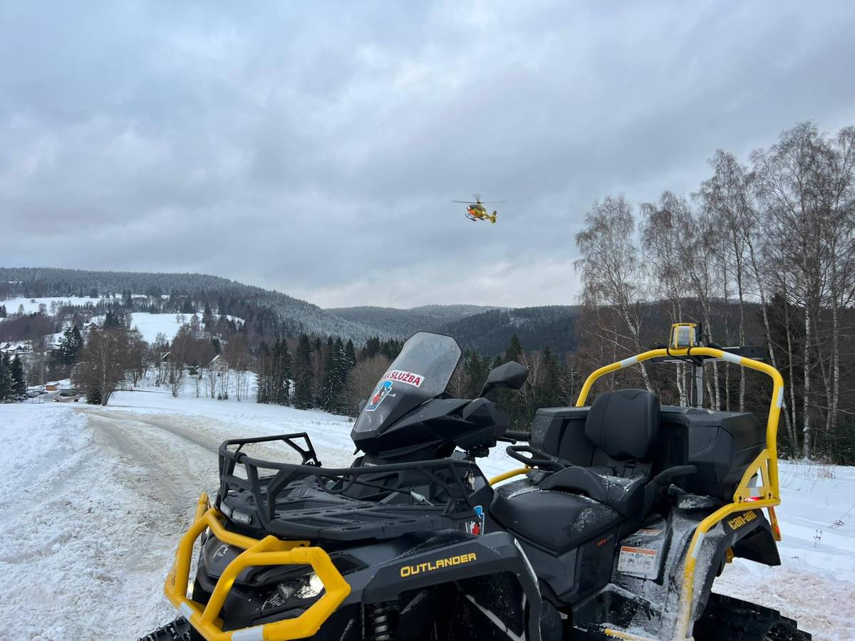 Německá lyžařka spadla na sjezdovce ve skiareálu Bublava.