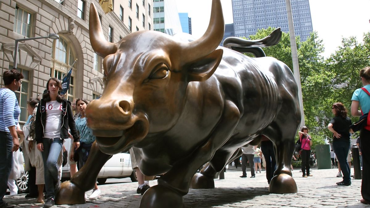 Podílové fondy loni v průměru vydělaly šest procent