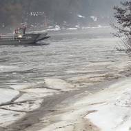 Bourání ledové celiny na Sázavě