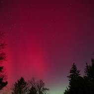 Nejlépe se polární záře vykresluje v místech, kde není světelný smog. 