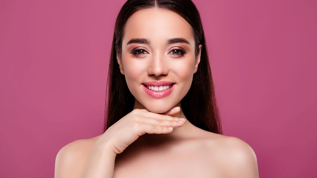 Růžové oční stíny zvýrazní oči a rozzáří pleť