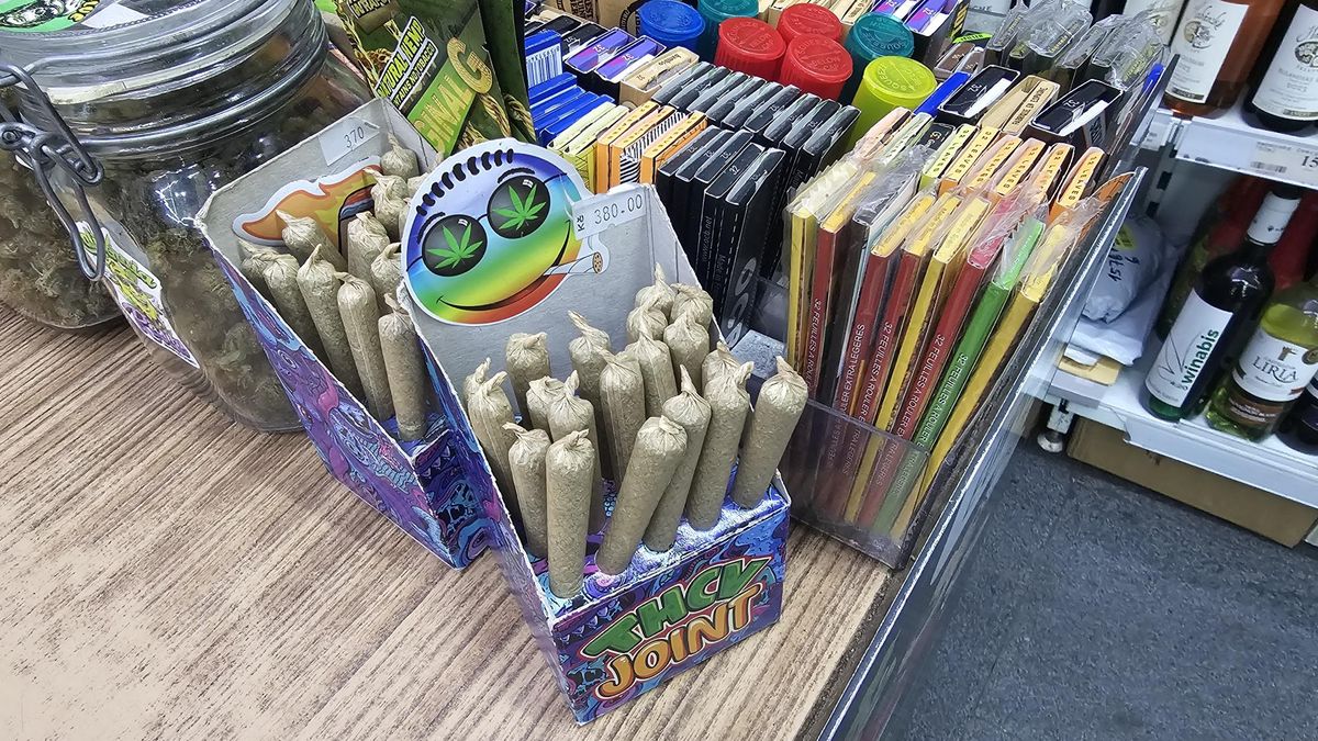 Jointy marihuany zaplavily večerky v centru Prahy, podle policie je to v pořádku