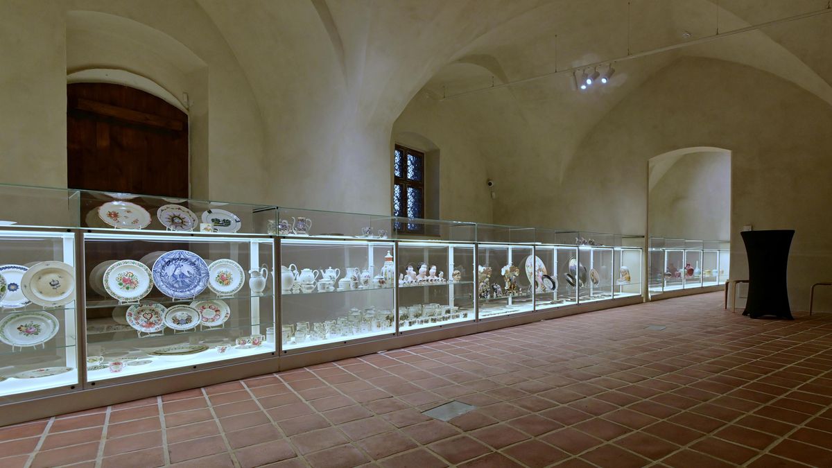 Nová expozice v severním paláci hradu Loket seznamuje návštěvníky s řemeslnými tradicemi