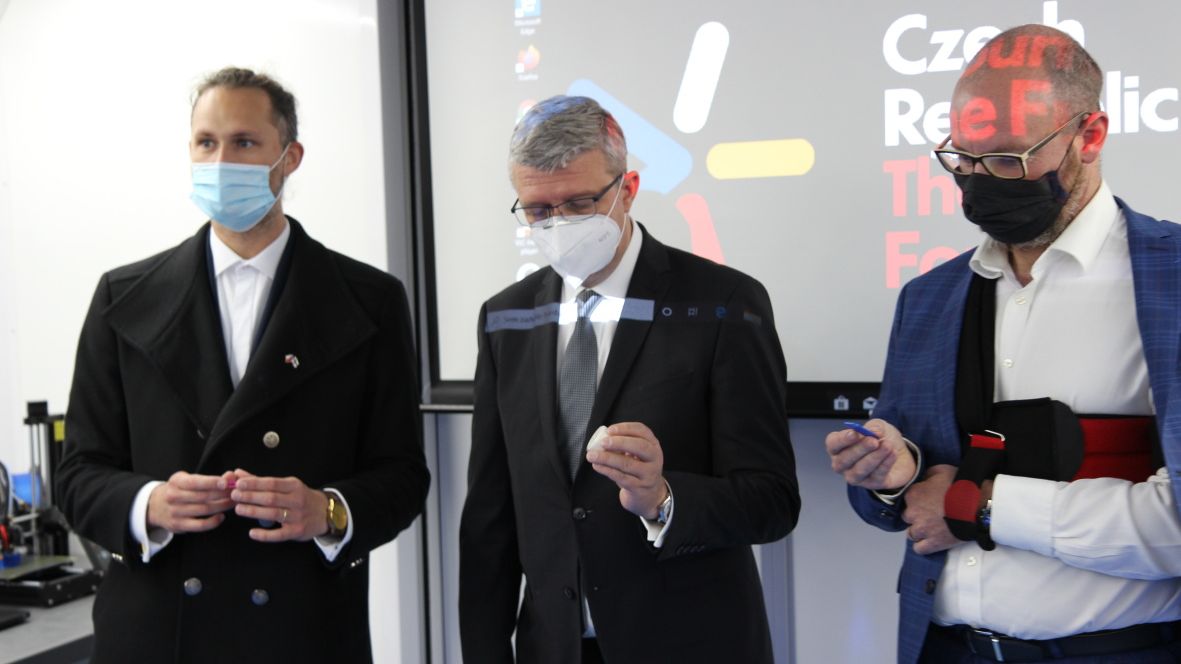 Babišův covidový poradce bude radit s výukou na školách. Na ministerstvu průmyslu