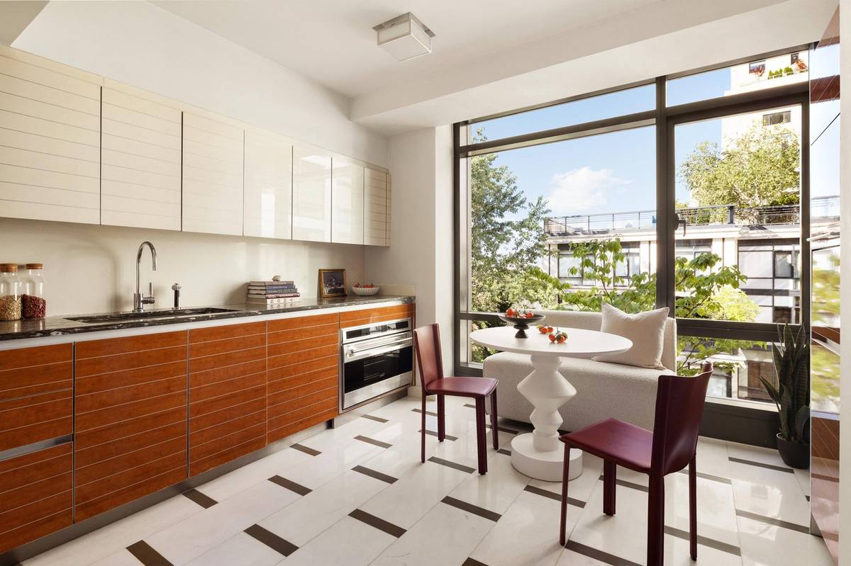 Kuchyňský nábytek navrhl architekt domu Peter Marino.