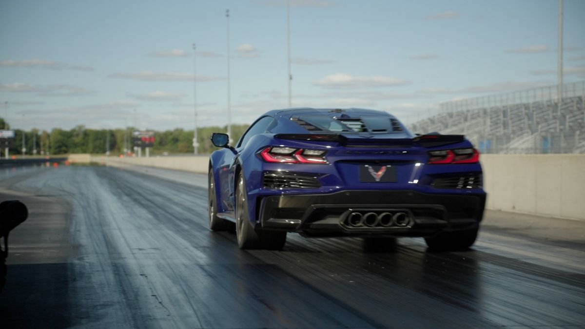 Nový Chevrolet Corvette akcelerací pokoří i násobně dražší hypersporty