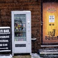 Špindlerův Mlýn se prezentuje jako luxusní lyžařské středisko. Ale není tomu tak všude. 