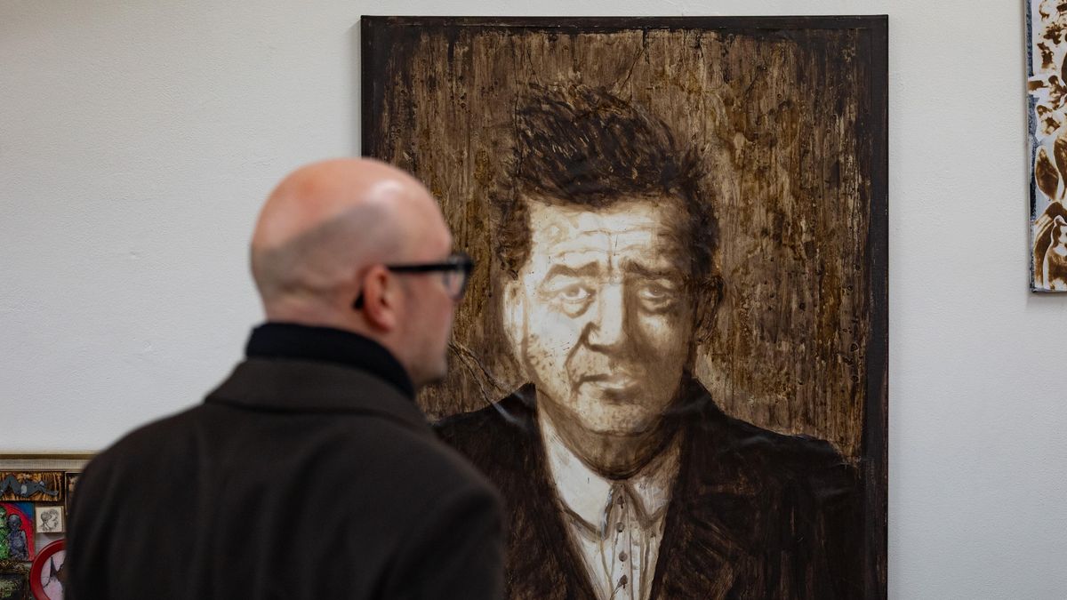 Nová galerie ukazuje portréty v malbě, fotografii i sochách. Vystavují Róna, Rittsteinové nebo Jiří David