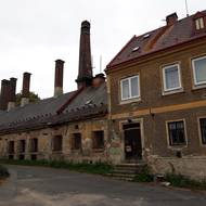 Před obnovou byla huť v dezolátním stavu.