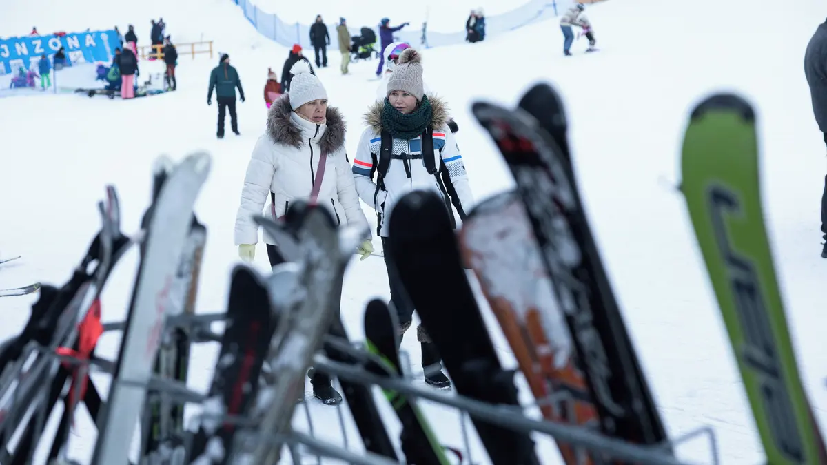 Obleva v moravskoslezských horách. Na Bílé ruší večerní lyžování