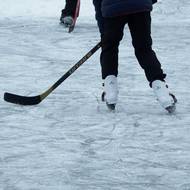 Tady se hraje hokej.