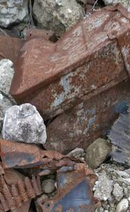 Záběry z místa vybuchlých muničních skladů 12 a 16 ve Vrběticích