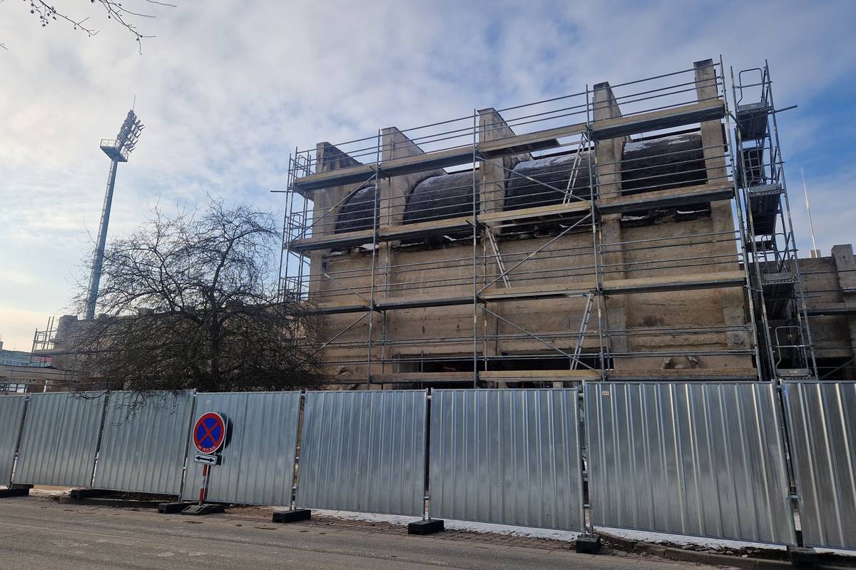 Začala rekonstrukce historické Brány borců.