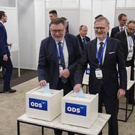 Synchronní vhazování Zbyňka Stanjury a Petra Fialy