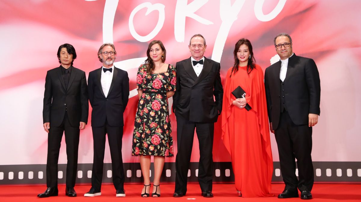 Na chodbě hotelu v San Franciscu našli mrtvou dceru herce Tommyho Lee Jonese