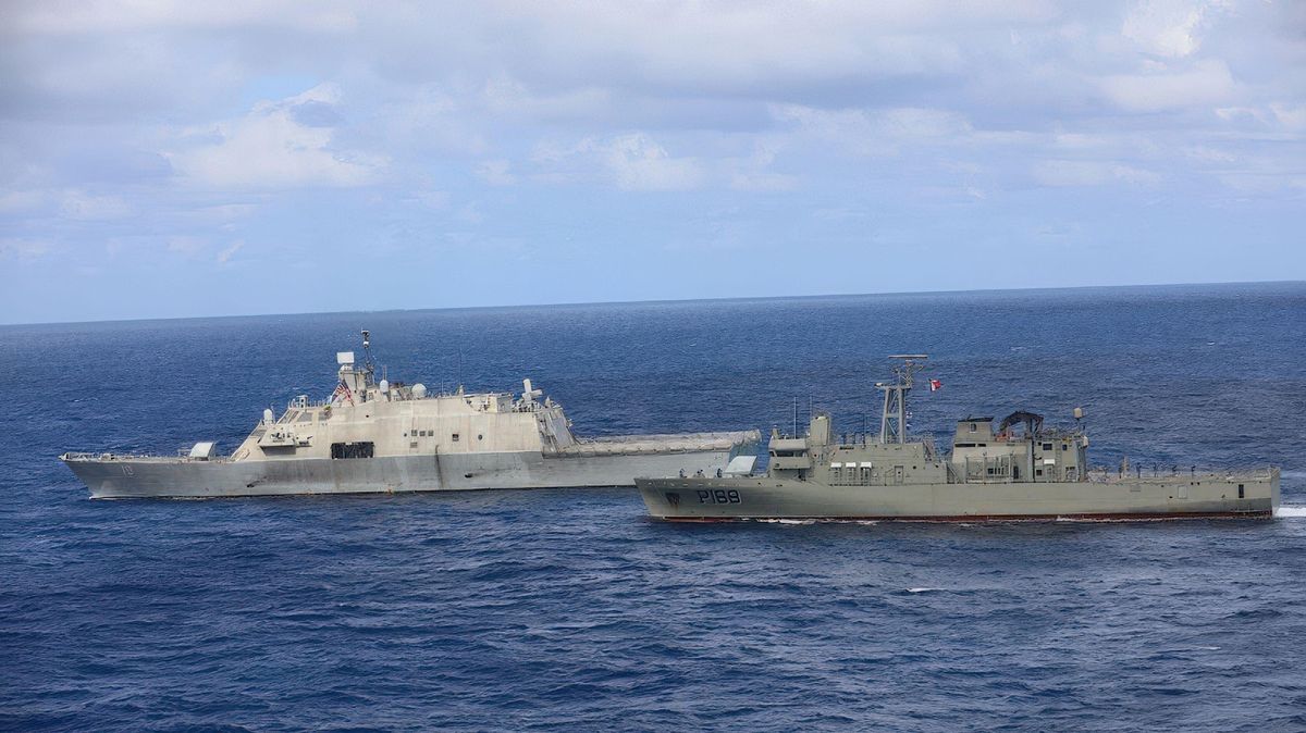 Rusko vyslalo ponorku, aby doprovodila tanker sledovaný Američany