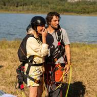 Bára Poláková a Jordan Haj v nové komedii také létají.