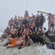 Parta účastníků společně stanula na vrcholu.