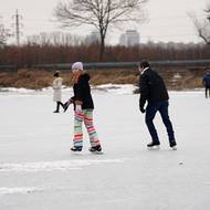 Bruslení na jednom z menších rybníků v Kunraticích.