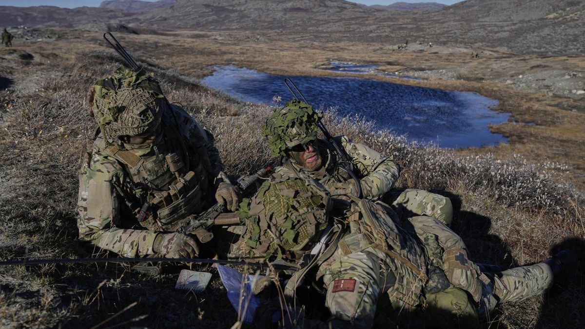 Do Grónska už dorazili první vojáci z Evropy. Další jsou na cestě