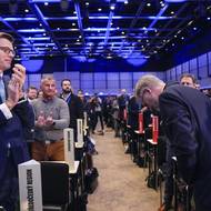 Delegáti odměnili bývalého předsedu potleskem vestoje.