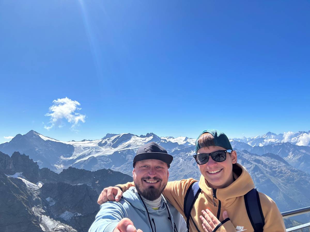 Ve Švýcarsku se Sádlíkem nějakou dobu pobýval i syn.