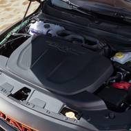 Kompresorem přeplňovaný motor V8 nabízí nejvyšší výkon 788 koní.