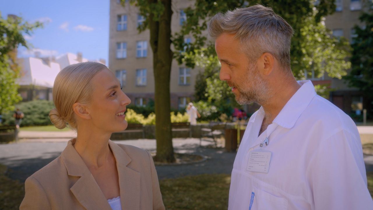 Nečekané léto nabídne Báru Polákovou, Jordana Haje a chytrého papouška ...