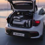 Zavazadlový prostor nabídne objem přes 2000 litrů.