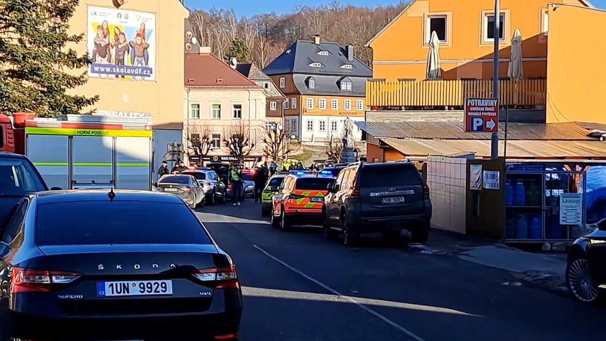 Tisková konference k tragické střelbě na Děčínsku