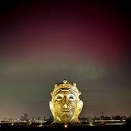 Ve větších městech se polární záře pozoruje jen velmi složitě. Tentokrát byla tak silná, že byla vidět i nad nizozemským Nijmegenem. 