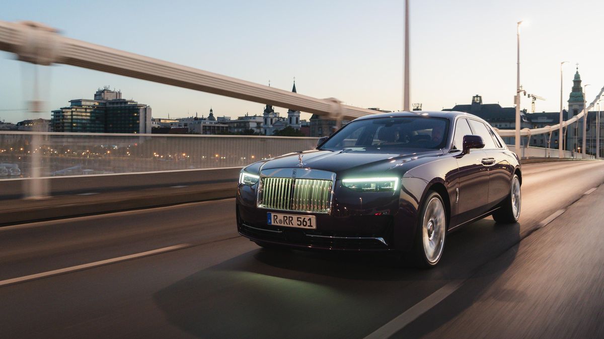 Když Rolls potkal Royce. Test limuzíny Ghost, která připomíná osudové setkání