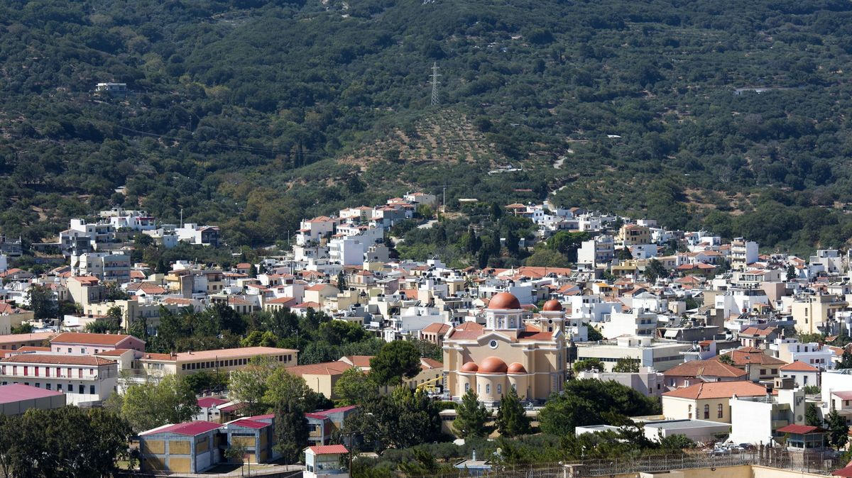 Většina Evropy mrzne, v Řecku v noci naměřili přes 25 °C