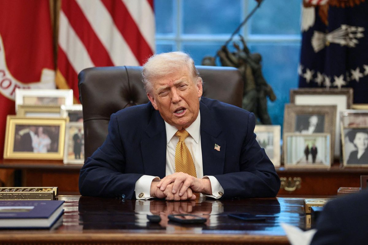 Úder na Írán musí být rychlý a rozhodující, žádá Trump