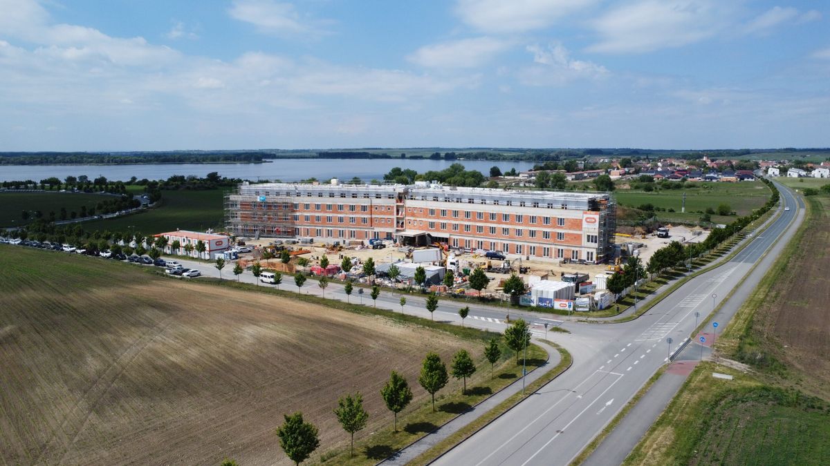 Pod Pálavou bylo dokončeno nové sanatorium pro pacienty s pohybovými problémy, sloužit začne v létě